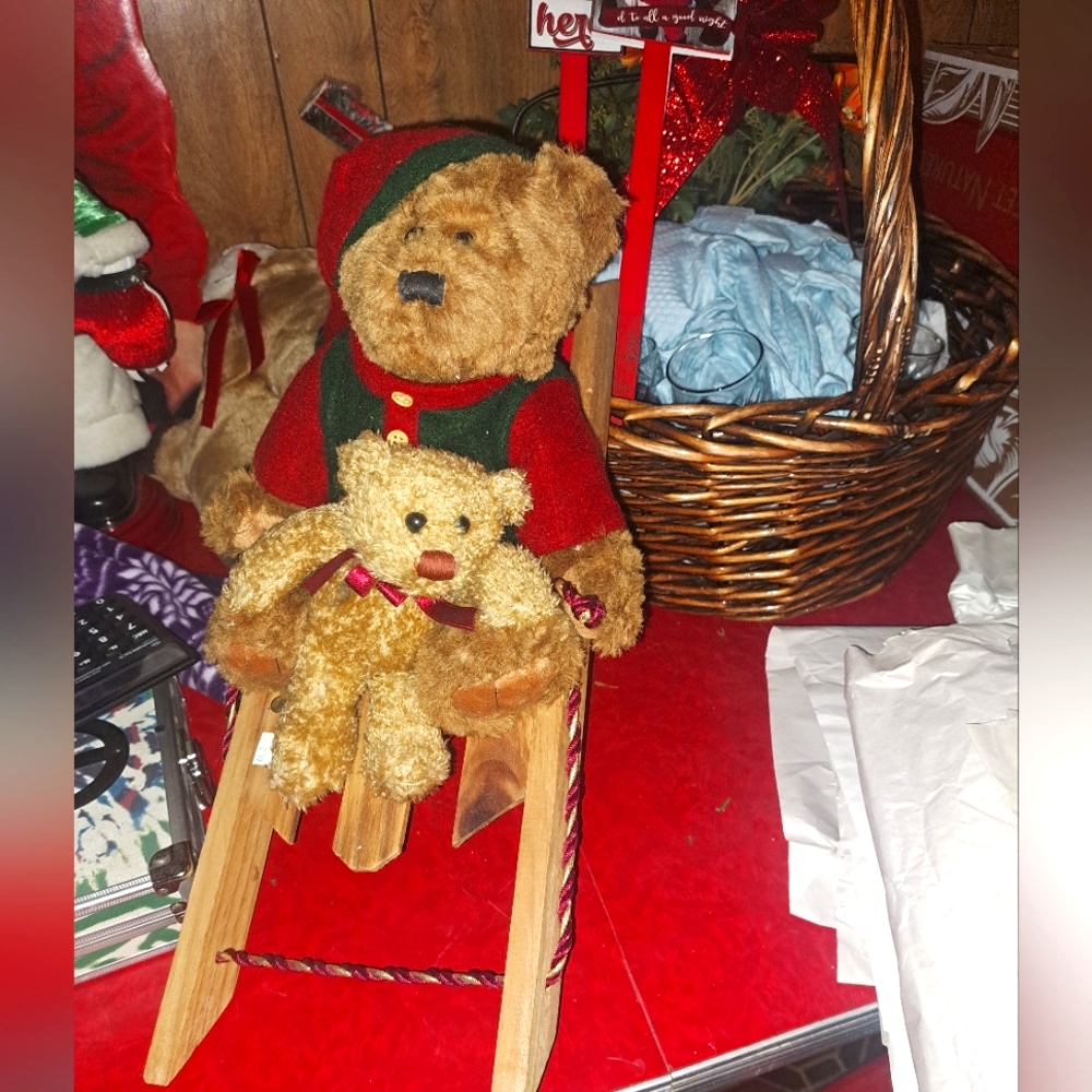 Adorable Teddy Bears on Sleig/sled